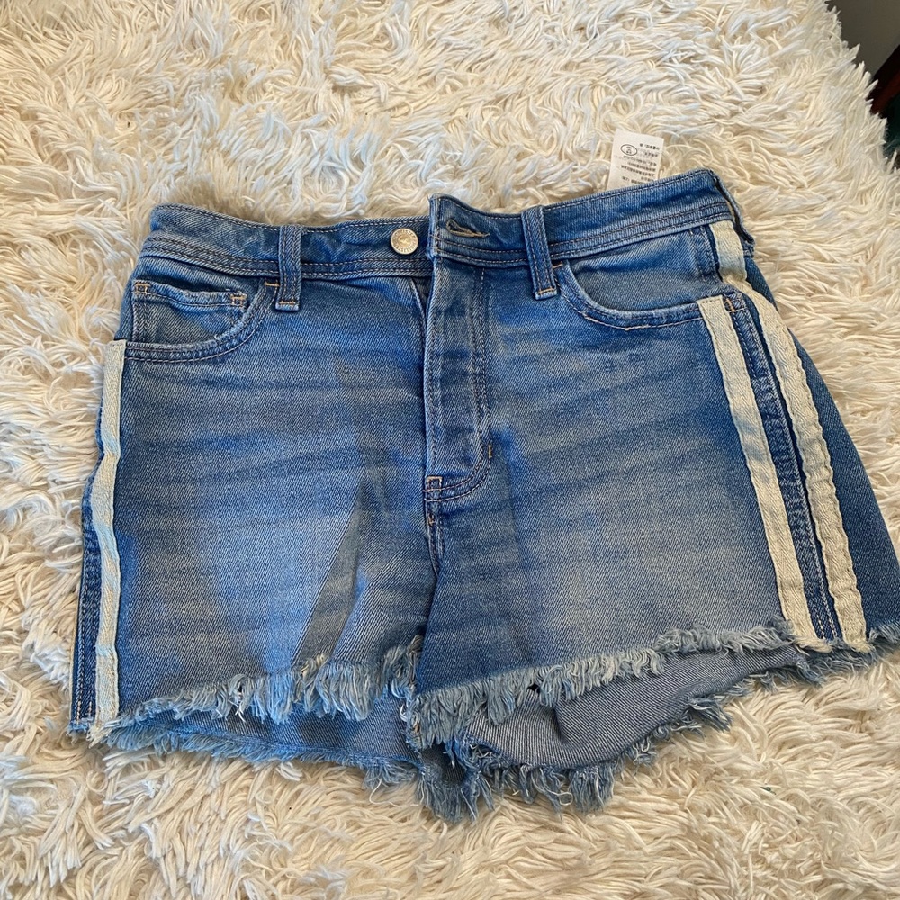 Hollister shorts, several buttons